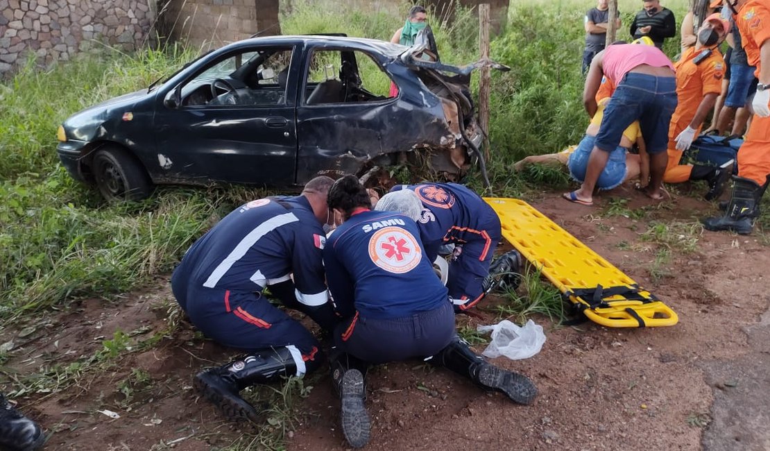 Grave acidente envolvendo veículo de passeio resulta na morte de duas mulheres na zona rural de Arapiraca