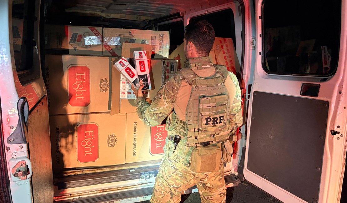 PRF apreende 500 mil cigarros contrabandeados dentro de carro em Rio Largo