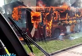 Facção criminosa incendeia 16 ônibus no Ceará