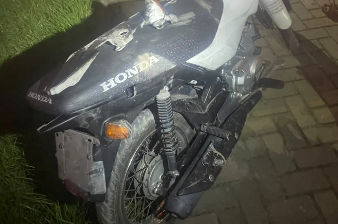 Dois homens são presos com moto roubada na Cidade Universitária, em Maceió