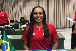 Assistente de arbitragem alagoana passa em teste da FIFA e segue no quadro em 2023