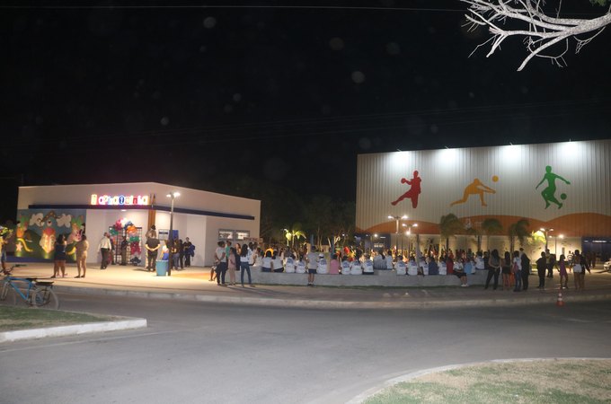 Luciano Barbosa inaugura ginásio de esportes, nova Arapiraquinha e Praça no povoado Bananeiras, em Arapiraca; assista