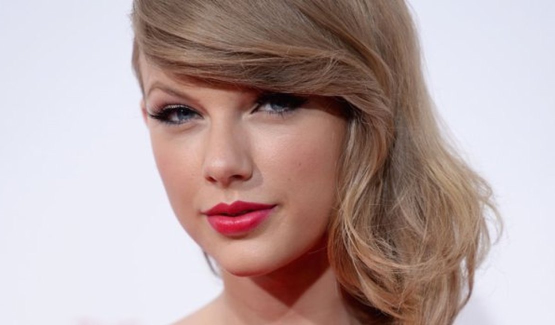 Taylor Swift aciona justiça contra radialista que a teria assediado em show