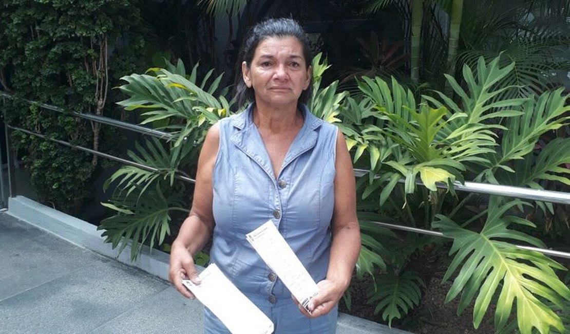 Mulher pede ajuda para se livrar do crack: 'Socorro, não aguento mais'