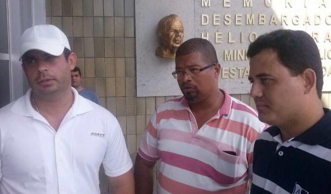 Agentes penitenciários contratados usam armas de fogo irregularmente