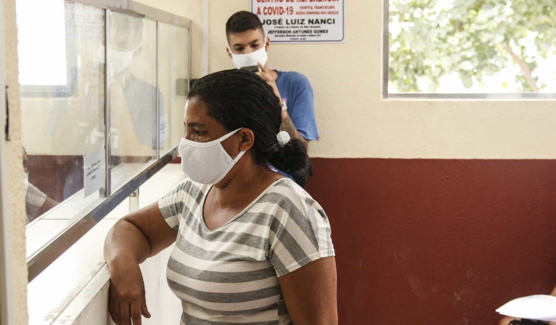Brasil registra maior número de casos diários de covid desde 13 de agosto