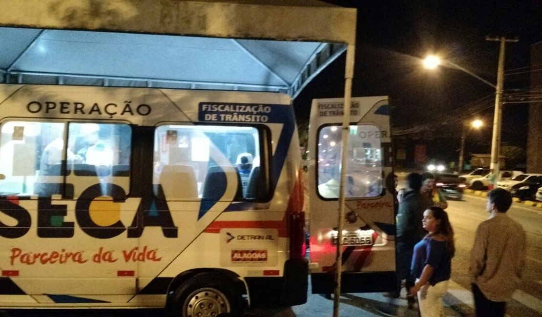 Cinco pessoas foram presas por embriaguez ao volante, durante Lei Seca em Maceió