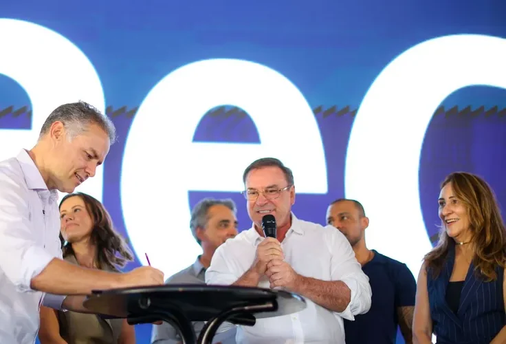 Em evento com Luciano Barbosa, Renan Filho destaca legado e garante entrega do VLT de Arapiraca ainda em 2026