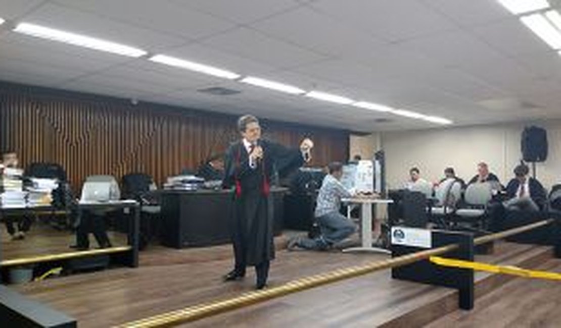 Julgamento do ex-cabo Luiz Pedro é retomado com debates