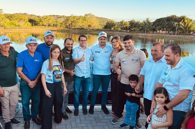 VÍDEO: Ao lado de lideranças políticas, prefeito Bueno Higino entrega Orla Lagunar em Coité do Nóia