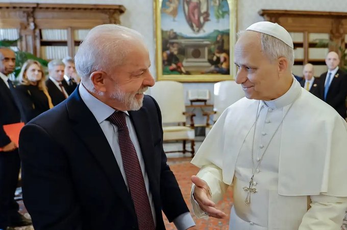 Lula se reúne com papa Leão XIV, pela primeira vez, no Vaticano