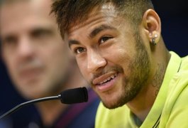 Neymar foge de polêmica e projeta 'muitas coisas boas' com Messi e Suárez