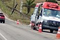 Homem morre após carro colidir contra poste de energia elétrica na AL-105