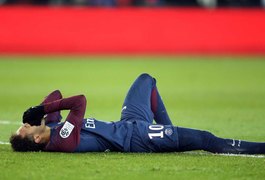 Neymar vai operar tornozelo e só retorna aos gramados um mês antes da Copa