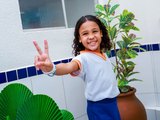 Com apenas 10 anos, aluna de escola pública de Alagoas viraliza pela fluência em inglês