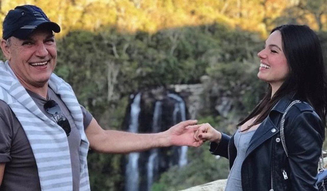 Pai de Isis Valverde morre após mal súbito em trilha de moto