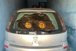 Homem quebra vidro do carro do irmão e janela da residência da vítima, em Coité do Nóia