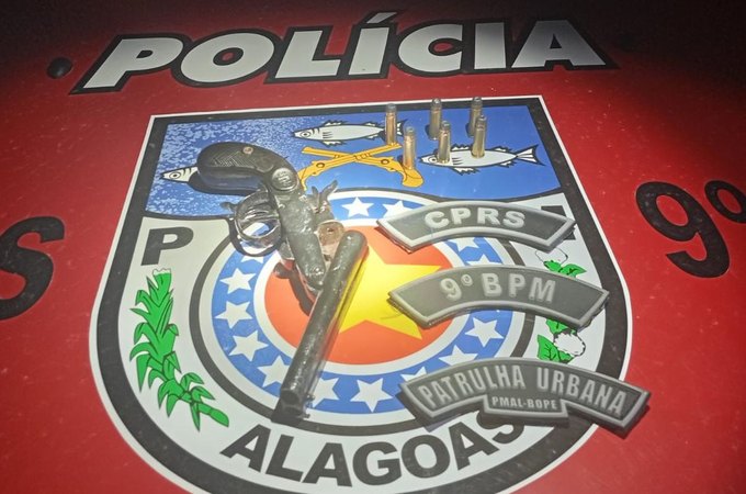 Homem é preso com garrucha e munições durante patrulhamento, na AL 145, em Pariconha