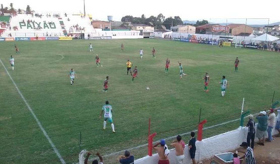 Coruripe vence fora de casa e dá passo rumo à semifinal