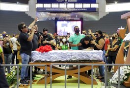 Corpo de Paulinha Abelha é velado em Aracaju e terá segundo velório aberto nesta sexta-feira em Simão Dias