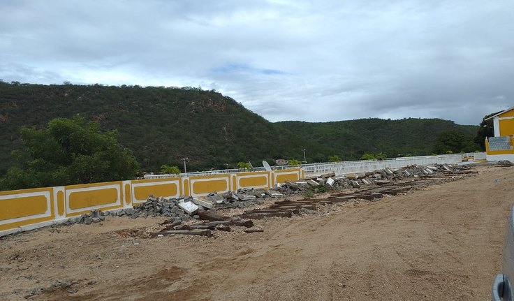 Construção de praça no Centro Histórico de Piranhas revolta população