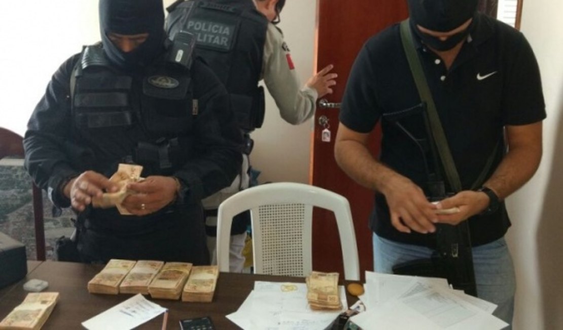 Operação apreende R$ 47 mil em casas de ex-prefeitos alagoanos suspeitos de desvios