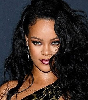 Cantora Rihanna quer comer cuscuz, macaxeira frita e caldo de siri durante passagem pelo Brasil
