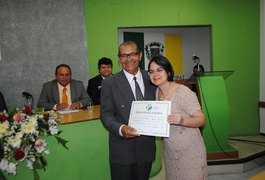 Radialista Isve Cavalcante recebe homenagem na Câmara Municipal de Arapiraca