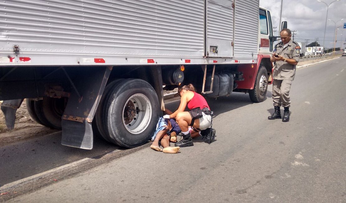 Garupa de moto que colidiu em caminhão morre UE do Agreste