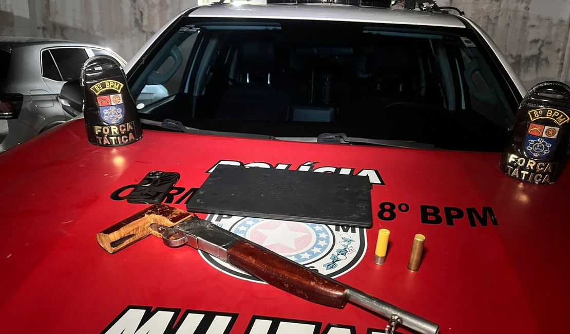 Força Tática do 8º BPM prende homem com arma de grosso calibre em Rio Largo