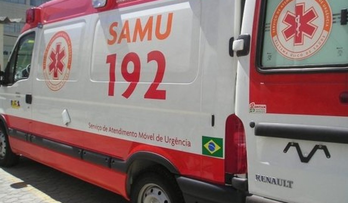 Colisão entre moto e carro deixa feridos entre São Sebastião e Penedo