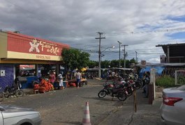 Homem é ferido por golpes de faca na feira do Mercado Público de Arapiraca