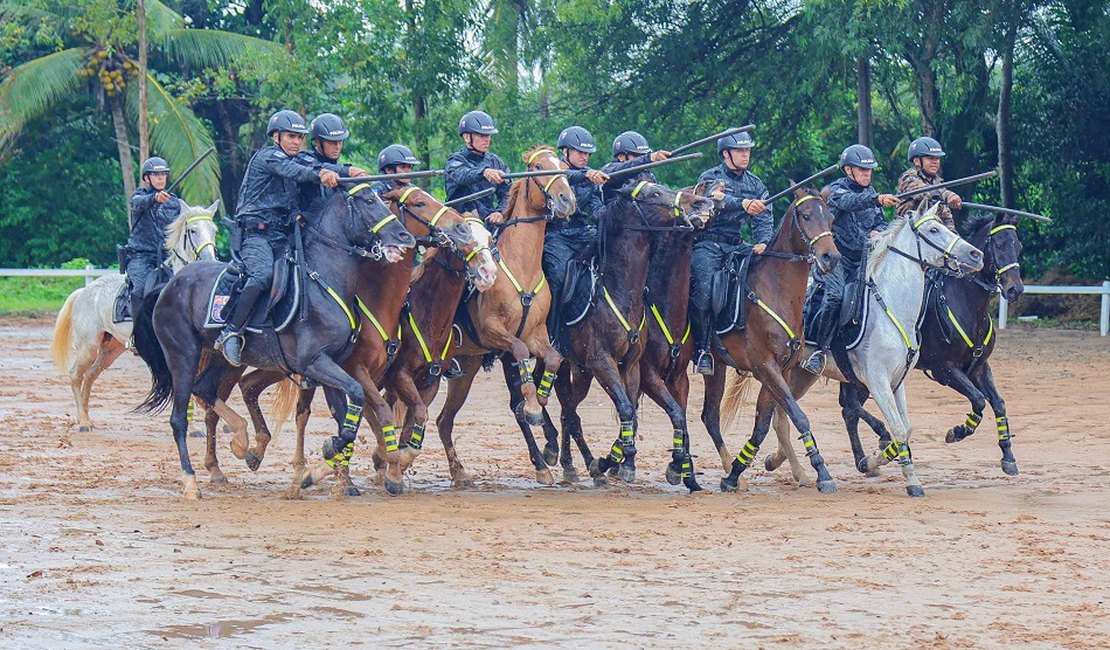 PM-AL forma 10 novos centauros no Curso de Policiamento Montado