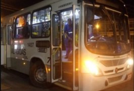 Gestante entra em trabalho de parto dentro de ônibus em Maceió