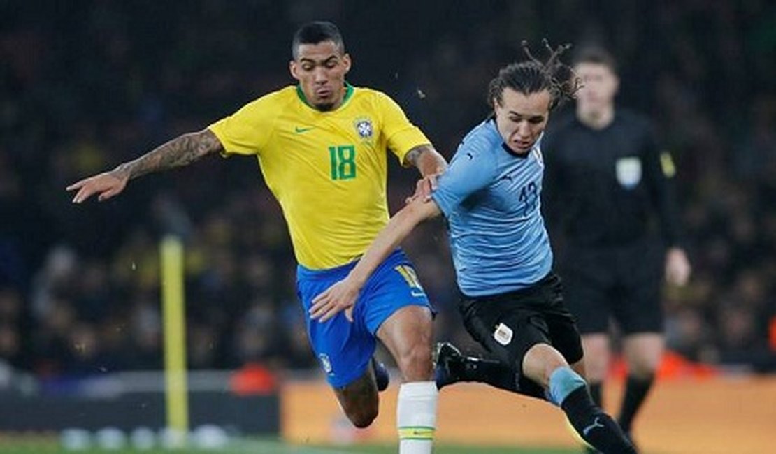 Neymar faz de pênalti e Brasil vence de 1 a 0 contra o Uruguai