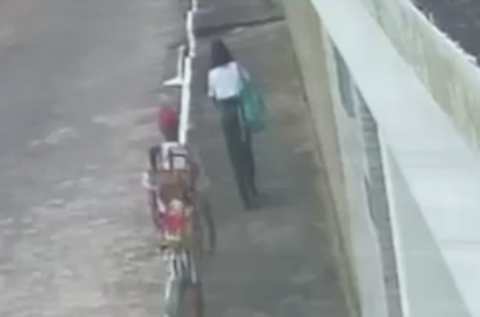 VÍDEO: Homem é rendido pela população após assaltar mulher em Arapiraca