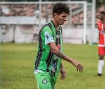 Após cirurgia, jogador do FF Sport que foi esfaqueado se recupera bem e vai para enfermaria