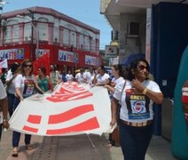 Docentes da UFAL realizam ato público no Centro de Maceió