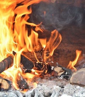 Saiba o que fazer em casos de queimaduras durante o período junino