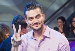 Ex-BBB Marcos não vê chance de retomar romance com Emilly: 'Caso encerrado'