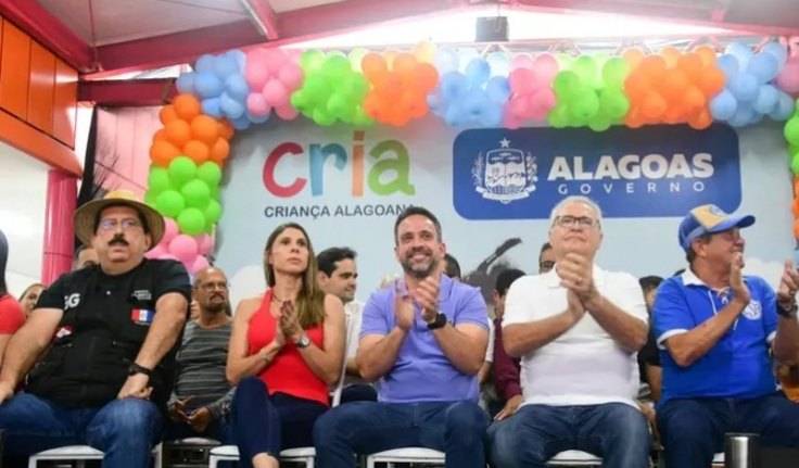 Durante inauguração de creche em Rio Largo, Renan Calheiros critica Arthur Lira e Gilberto Gonçalves