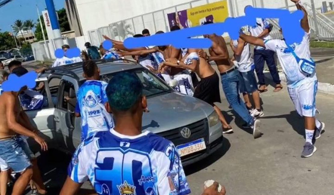 Vídeo. Torcidas Mancha Azul e comando entram em confronto em Maceió