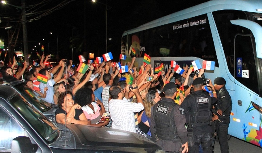 Seleção de Gana é recebida com grande festa em Maceió