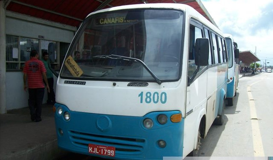 Ônibus com placa clonada é flagrado no Terminal Rodoviário de Arapiraca