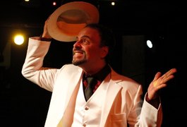 Beijo gay escrito por Nelson Rodrigues volta com tudo ao teatro