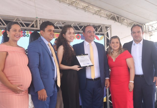 Solenidade festiva e entregas nos 78 anos de Junqueiro