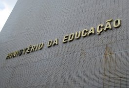 MEC suspende novos contratos de Fies, Prouni e Pronatec em 9 faculdades