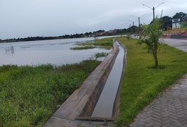 Corpo de Bombeiros realiza buscas para localizar homem que supostamente se afogou na lagoa do Pé Leve