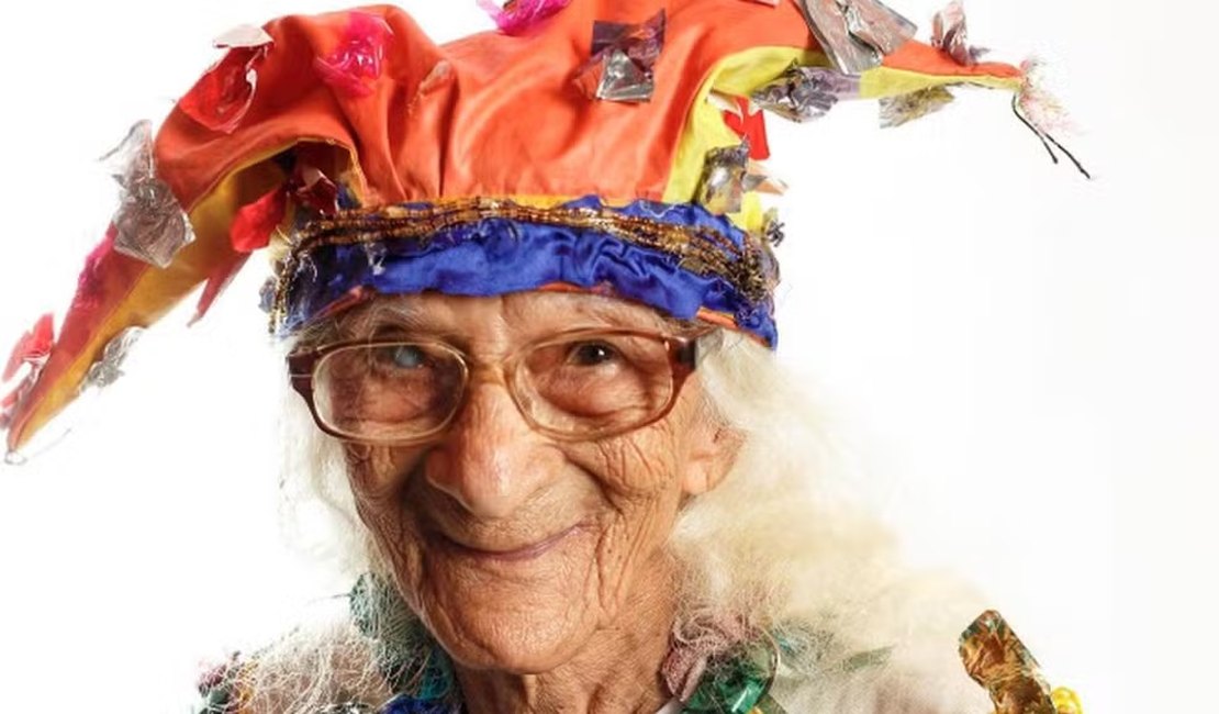 Morre a multiartista Efigênia Rolim, em Curitiba