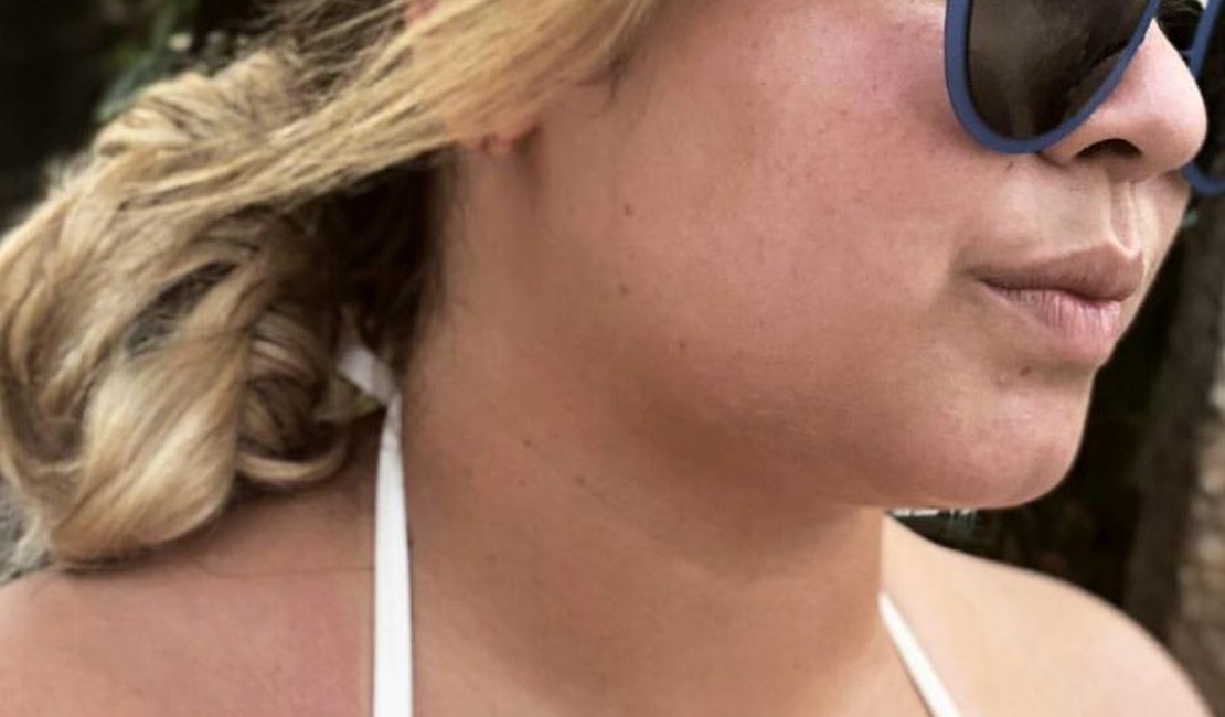 Marília Mendonça curte férias em Maceió